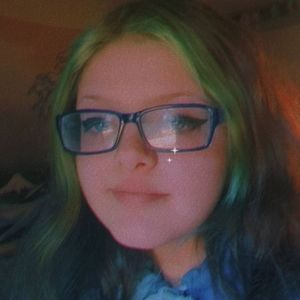 Meet your Posher, Chloe